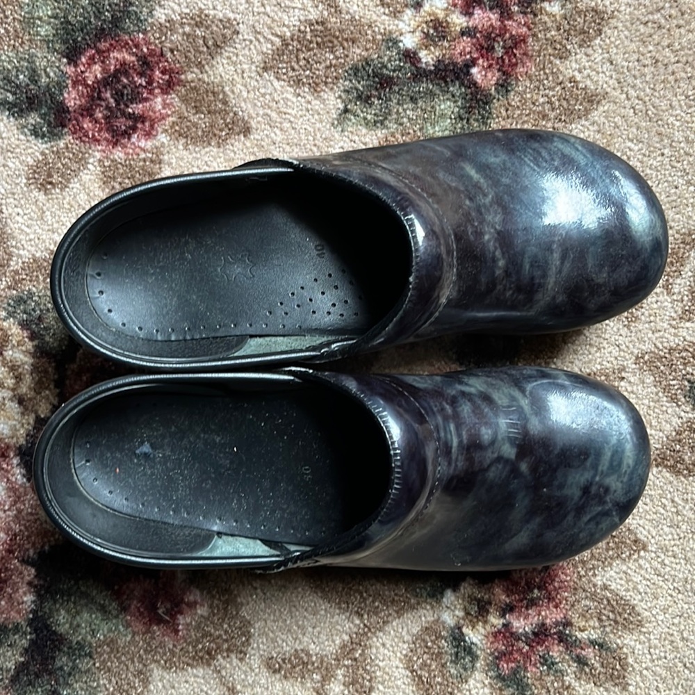 Dansko nurse shoe